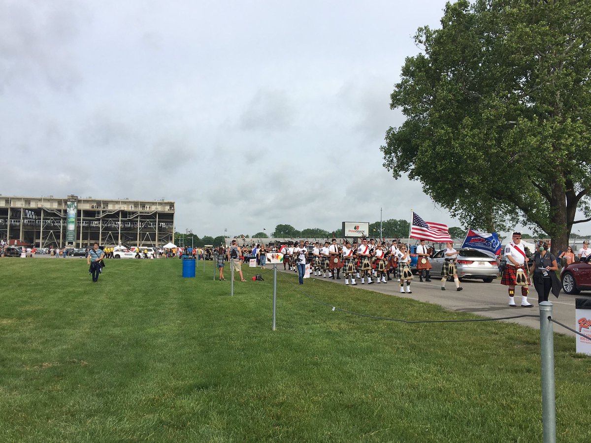 500GordonPipers's tweet photo. @BorgWarner Trophy escort @Indy500Pipers @musicsparky @IMS #101stRunning #GreatestTraditionsInRacing https://t.co/BEszZFp3mu https://t.co/ImeCz4IpmQ
