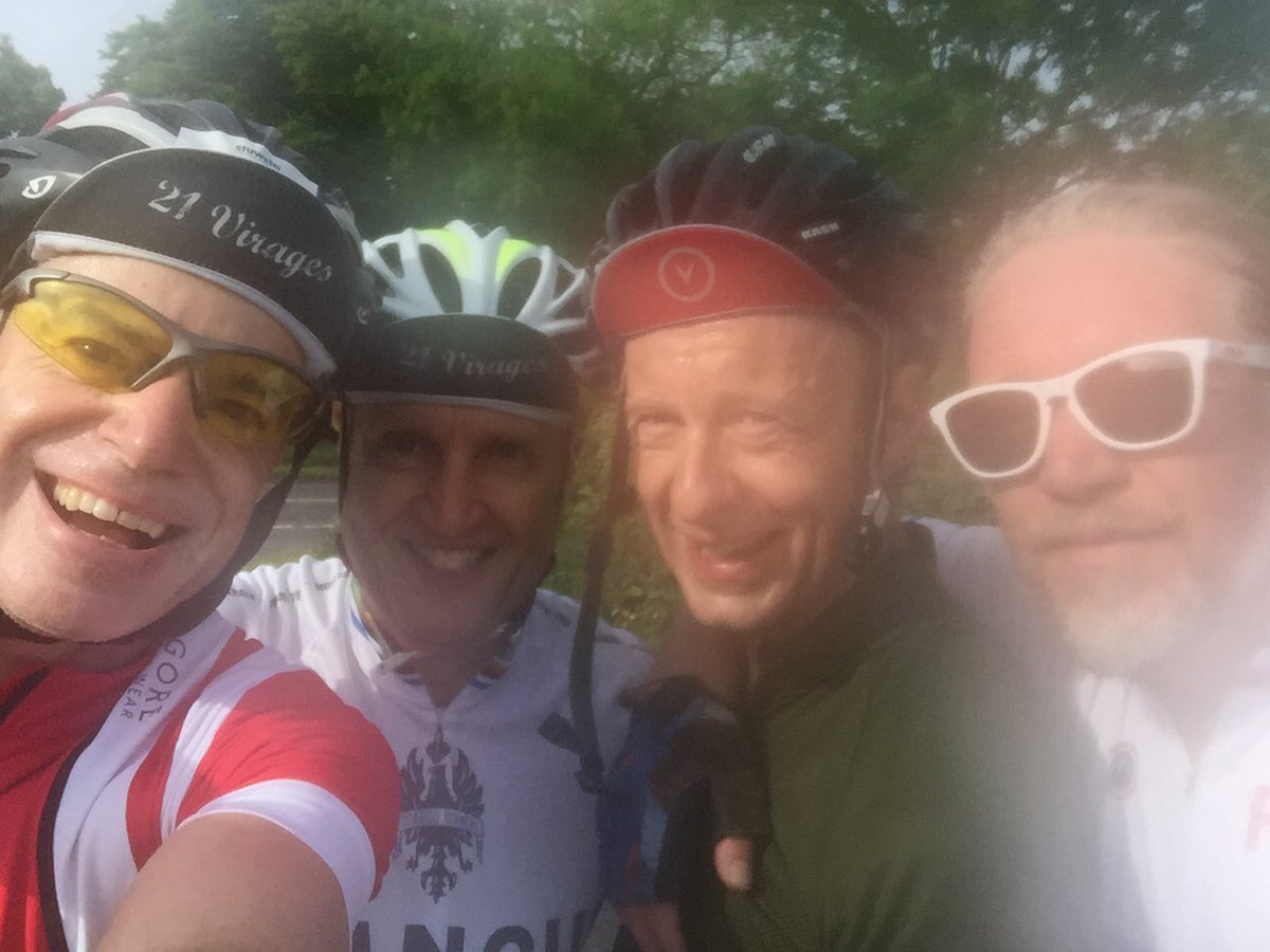 Glorious Sunday morning bike ride with these dudes at the top of Biggin Hill. No filter, just a slightly murky lens #oldschool