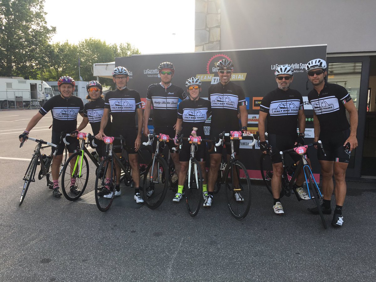 Clients really enjoyed this mornings Maglia Rosa Experience. Arriving at the Duomo, closed roads and great race pack. #Giro100 #Cycling #TTT