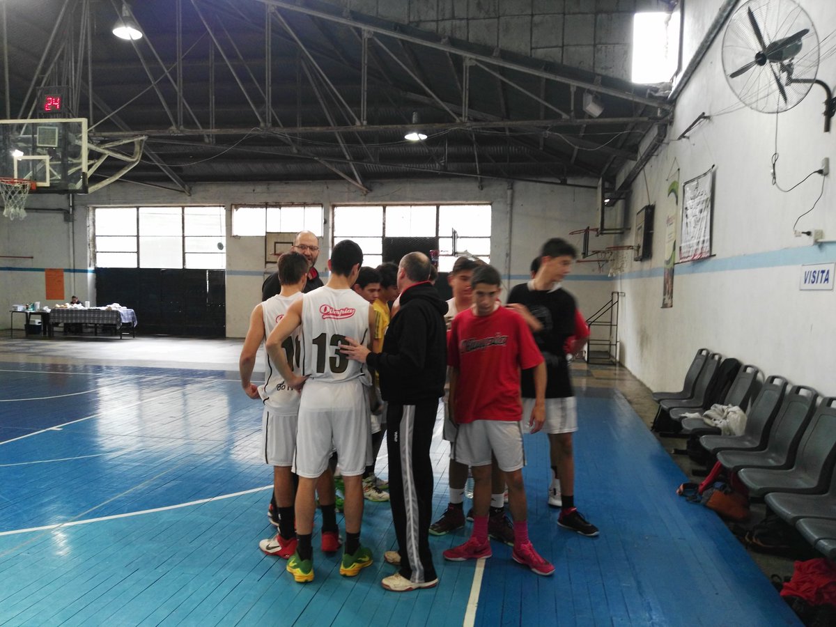 RepublicaOeste's tweet photo. #LigaU17 Se viene el juego entre @olimpiabbcvt - @Alumni_casilda #ZonaE @PrensaFebasanta @asbprensa https://t.co/kA51n7Dtlf