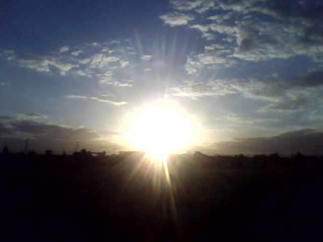 GodoyMaTeresa's tweet photo. El #sol es la #luz
y la luz es de todos.
¡Toma tu parte!

Mtg.
#haiku
#MiPoTi https://t.co/mX1APaGncm