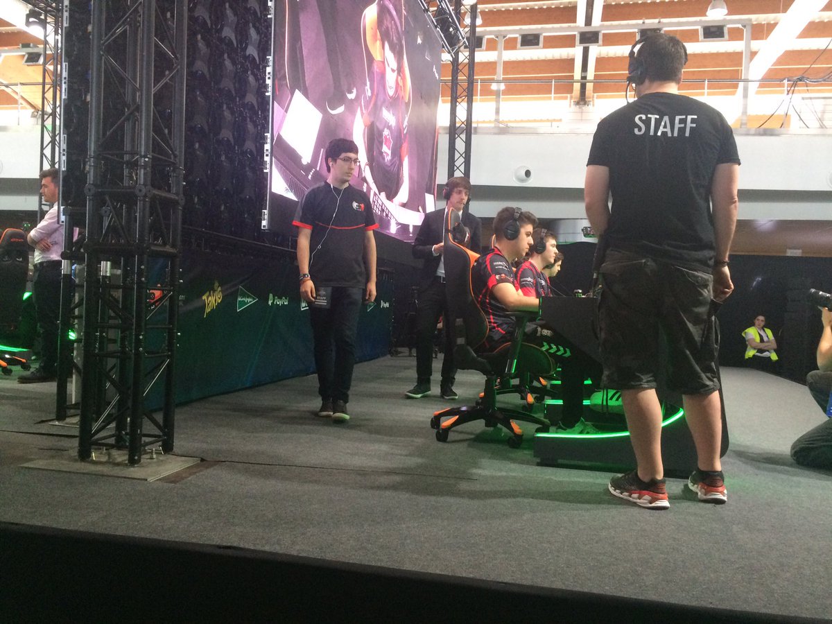 Todo a punto para el comienzo de la segunda semifinal de la #FinalCopaECI  entre @GiantsGaming y @BKNesports