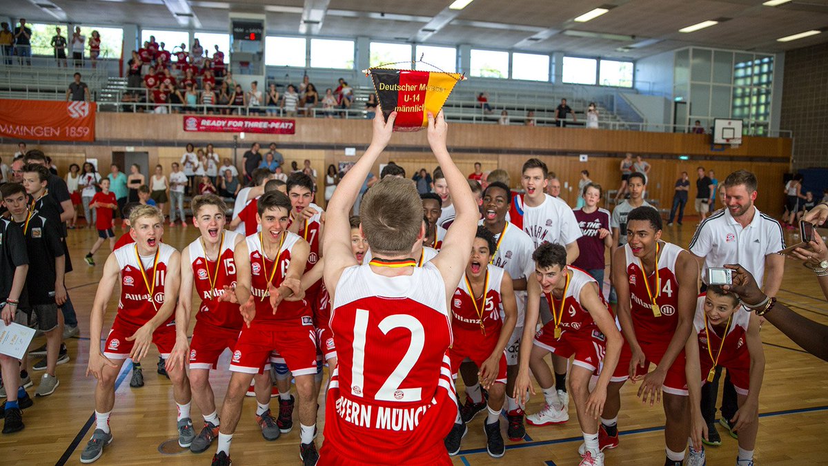 Deutscher Meister 2017 in der U14: Das Team vom FC Bayern Basketball. #Bayernhustlesasone #U14DM