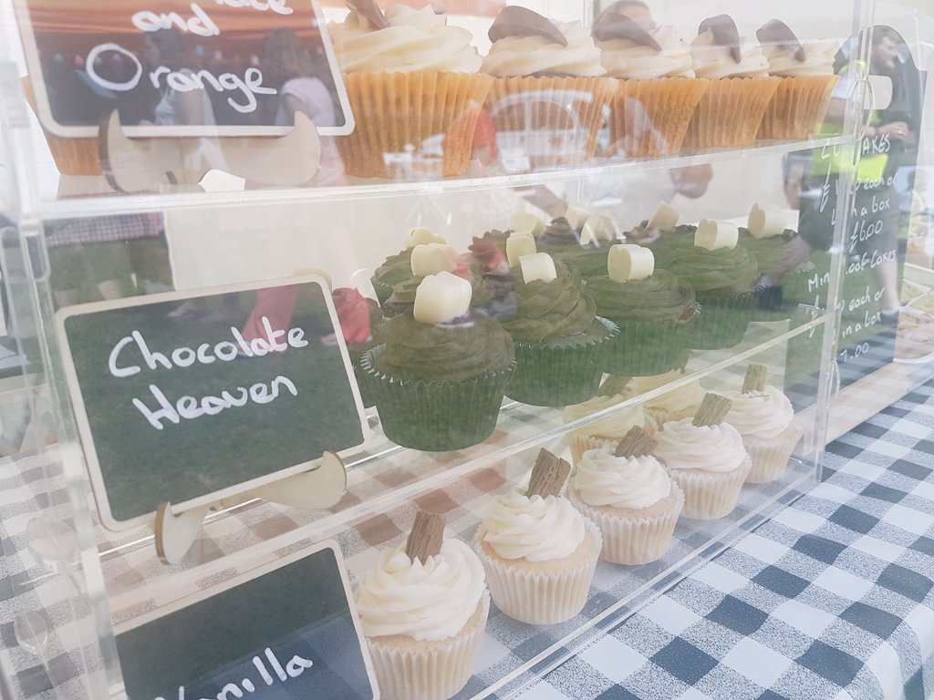 TonFoodDrinkFes's tweet photo. Marvellous Martello cakes at Tonbridge Food and Drink Festival #TFDF17 #martello https://t.co/edvcNqzdAF