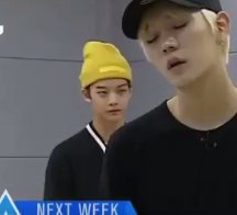 produce101_bot_'s tweet photo. 배진영이 쓴 비니는 이우진이 쓴 비니랑 같은 것으로 추정된다. https://t.co/5ueCGOU4ph