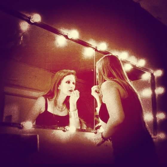 FansClubAnaRoOf's tweet photo. @anaromusic #escenariomusical #newsong #cobardeamor #ready https://t.co/UOgePEVOsW