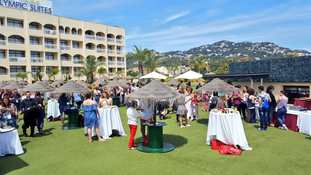 EveniaCongress's tweet photo. Cloenda con Teambuilding de Paella #JornadasTSS en @EveniaCongress #eveniahotels #lloretcb #lloretdemarmice #lloretdemardestinomice https://t.co/Ko4EdBiMA7