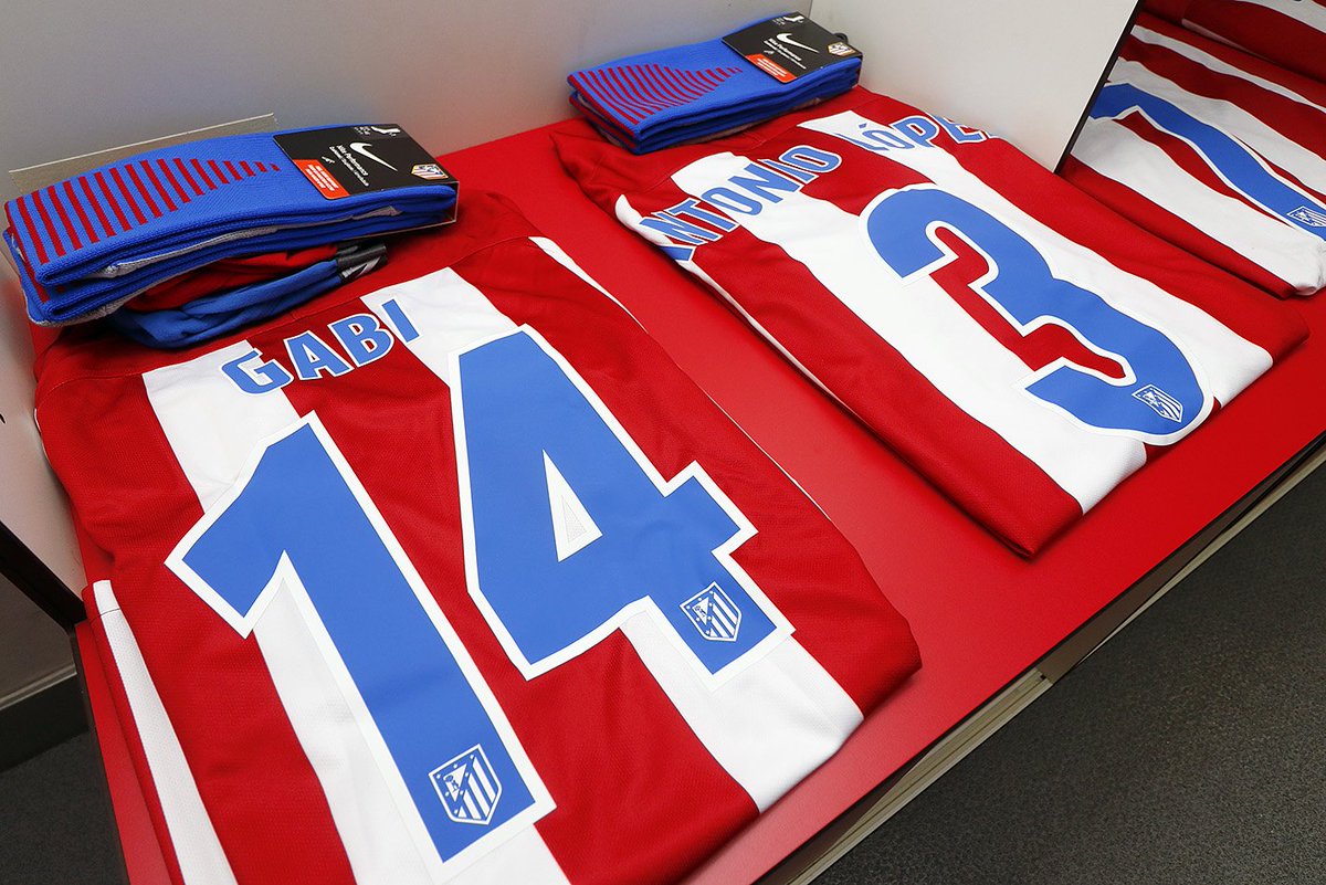 Atleti's tweet photo. 🔝 ¡Ya está todo preparado para vivir una tarde histórica en #FinaldeLeyenda! 
🏧 🔴⚪️🔴
#AúpaAtleti https://t.co/tj5O0iX63H