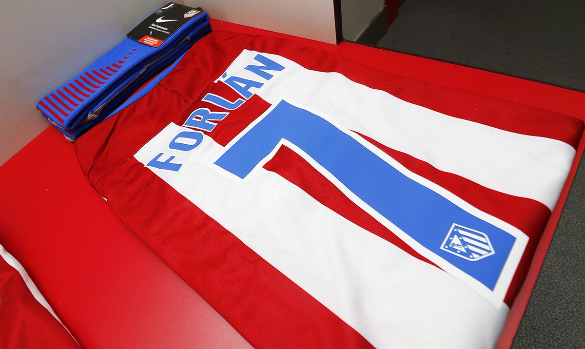 Atleti's tweet photo. 🔝 ¡Ya está todo preparado para vivir una tarde histórica en #FinaldeLeyenda! 
🏧 🔴⚪️🔴
#AúpaAtleti https://t.co/tj5O0iX63H