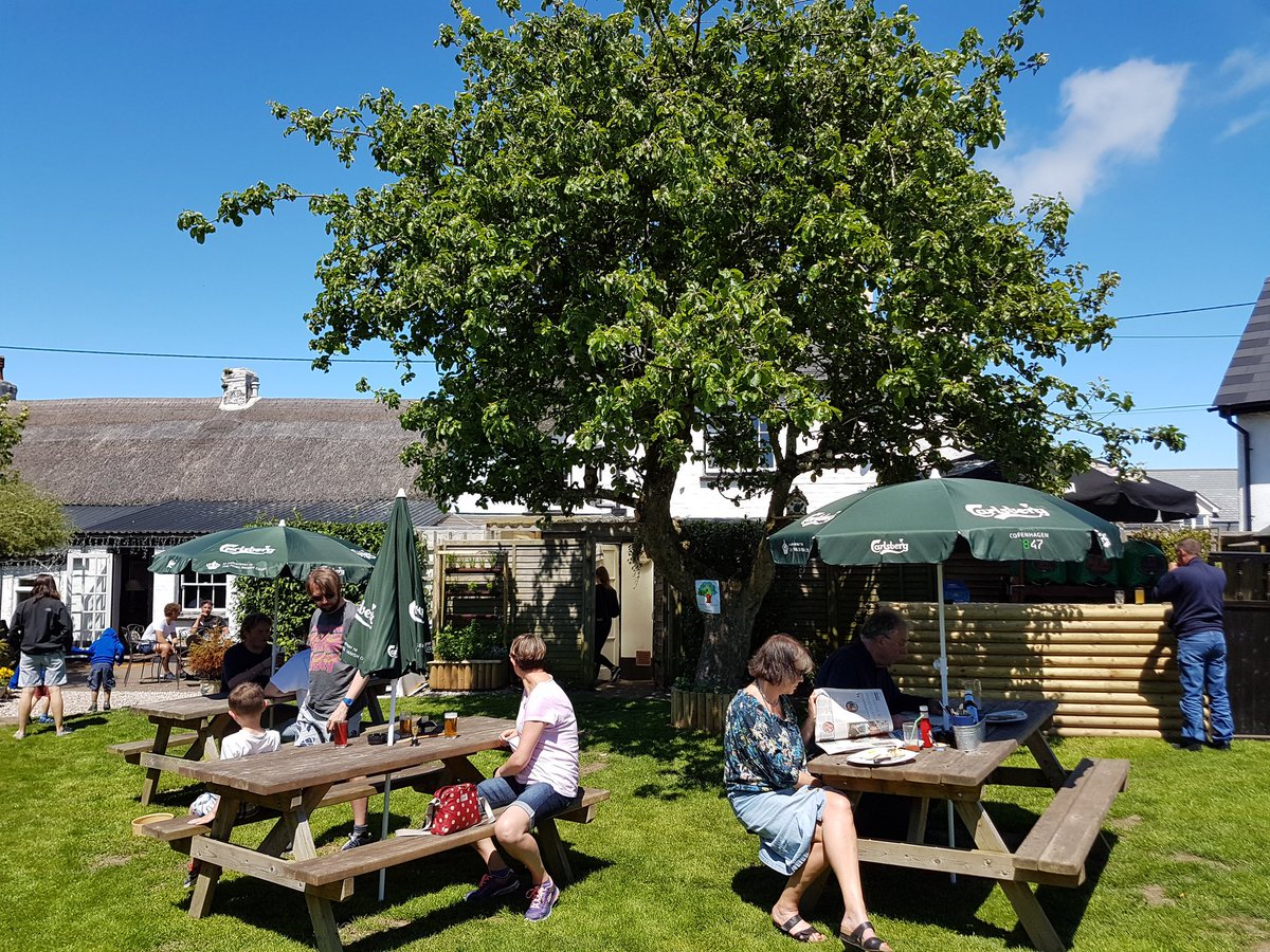 facebook.com/events/1855053… live music at 4pm today