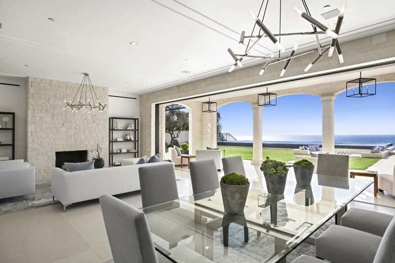 WilsonGordonLLC's tweet image. House of the Week: Sharp Lines and Stunning Views in SoCal
=&amp;gt; ow.ly/XYUx30c2wKk 

#RealEstate #Homes #LuxuryHomes #TrustWilsonGordon
