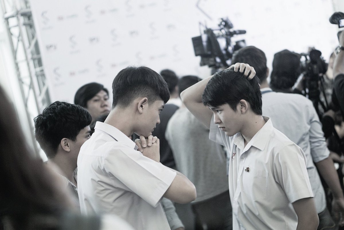 ดูจากสายตา...มันคือรักสามเศร้าใช่ม้ะ😝
รถถัง-ลูกโม่จะมาแล้ววว รอดูกันเต้อะ
#makeitrighttheseries2 <a href="/Beam_Boonyakorn/">beam</a> @SMAKIDZ_ <a href="/ThanaminV/">โคตรกล้วย</a>