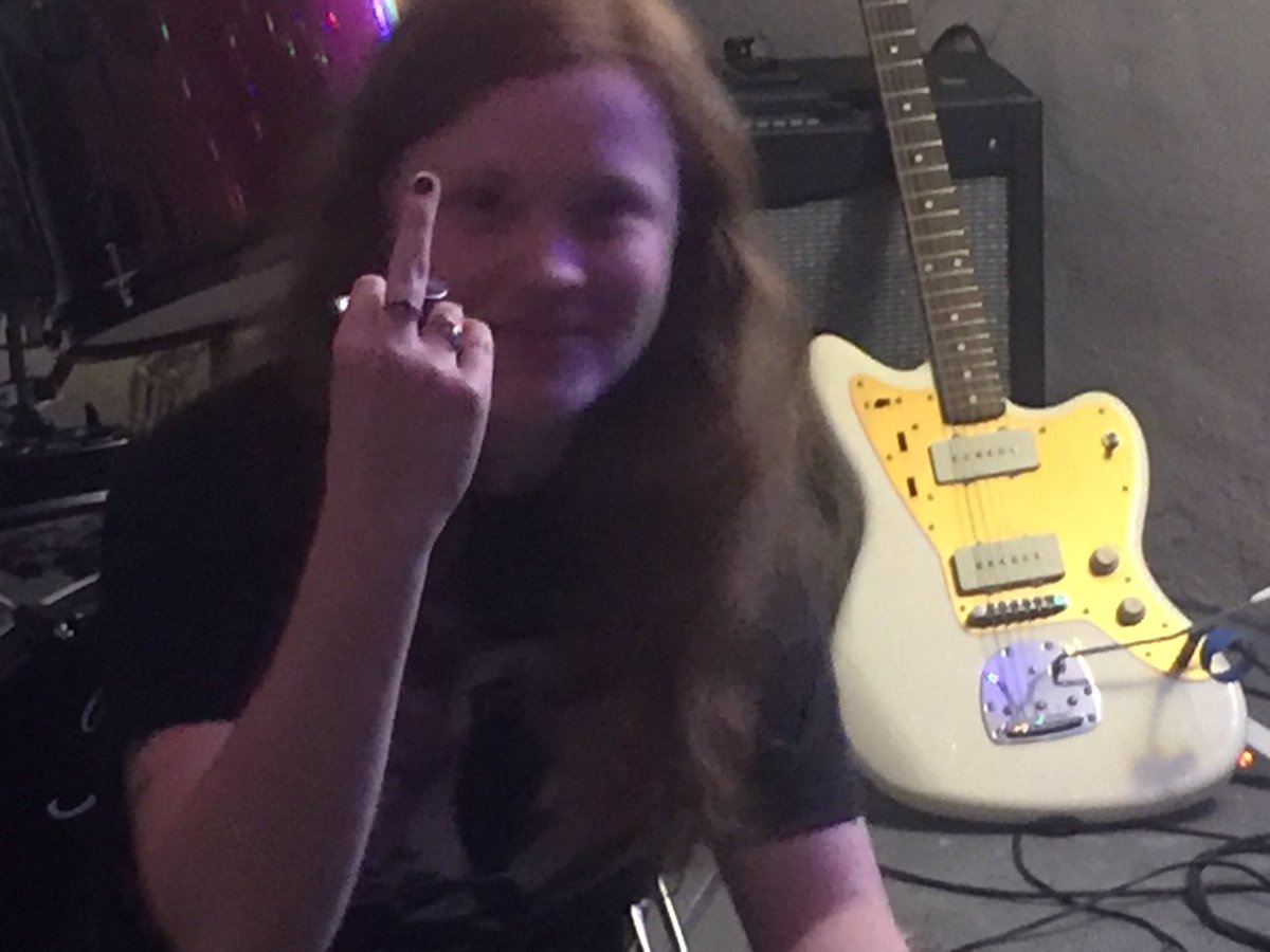 thanks 2 everyone who came out 2 the gig last nite

grab tapes off us at shows or online @ the <a href="/sonic_dust_/">Sonic Dust Records</a> store