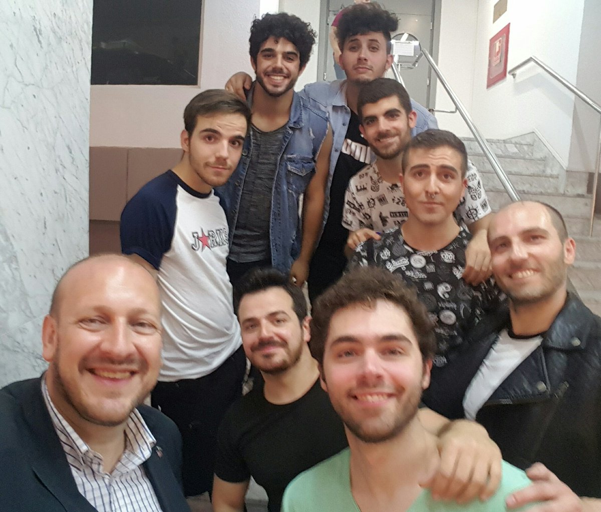 JordiMonros's tweet photo. ➡ Genial l'actuació del grup @Jarks_oficial a la 34a edició Setmana de Cant Coral a #LHospitalet amb @elBarradas en peu gaudint del concert https://t.co/7H7Qui1sex