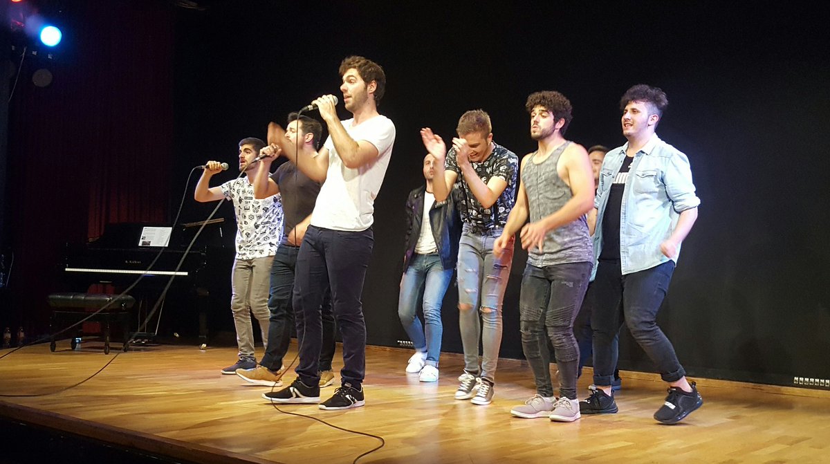 JordiMonros's tweet photo. ➡ Genial l'actuació del grup @Jarks_oficial a la 34a edició Setmana de Cant Coral a #LHospitalet amb @elBarradas en peu gaudint del concert https://t.co/7H7Qui1sex