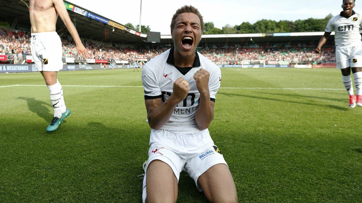 CyrielDessers's tweet photo. EREDIVISIEEE!!!❤️ https://t.co/gBGY49MIiO