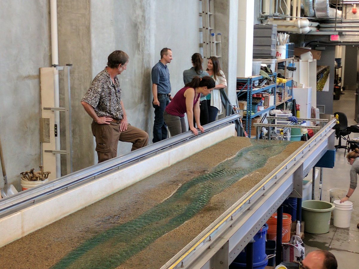 smchartrand's tweet photo. Hey @SedimentExp we are having fun with flumes at our experimental workshop for #CGU2017. Photo of Experiment 1 of 3 https://t.co/Oj6syvYoYn
