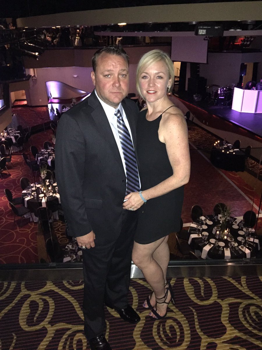 WhitneyKRandF's tweet photo. Baseball by day...Wedding by night... https://t.co/gdW8mS8nJO