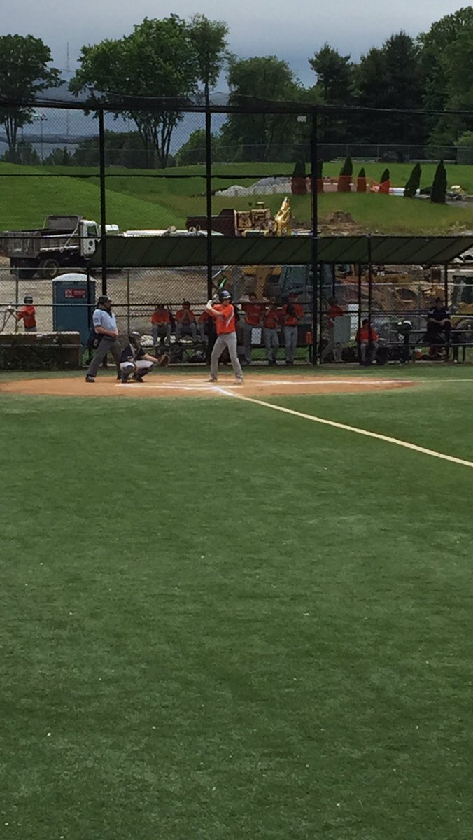 WhitneyKRandF's tweet photo. Baseball by day...Wedding by night... https://t.co/gdW8mS8nJO