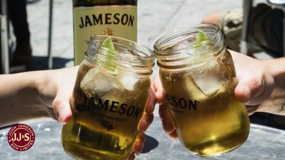 jamesonwhiskey's tweet photo. Everybody’s familiar with whiskey in the jar, but it’s the ice, ginger ale, and lime that really make it. #JamesonGingerAndLime https://t.co/BUpZ6kv10G