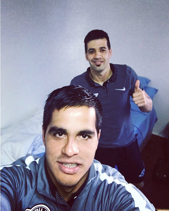 carlitoservin's tweet photo. #5finales #masunidosquenunca #vamosgumarelo #elpopi #golerosdelguma 💪🏼👊🏼⚫️⚪️⚫️⚪️ https://t.co/f07eurh4wx
