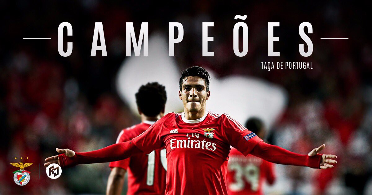 Raul_Jimenez9's tweet photo. Es increíble el trabajo de todo el equipo ¡Somos vencedores de la #TaçaDePortugal! 🇲🇽🏆🇵🇹#BenficaNoJamor 🥇☝🏻#RJ9🤔 @SLBenfica https://t.co/iG2oDtsnX7