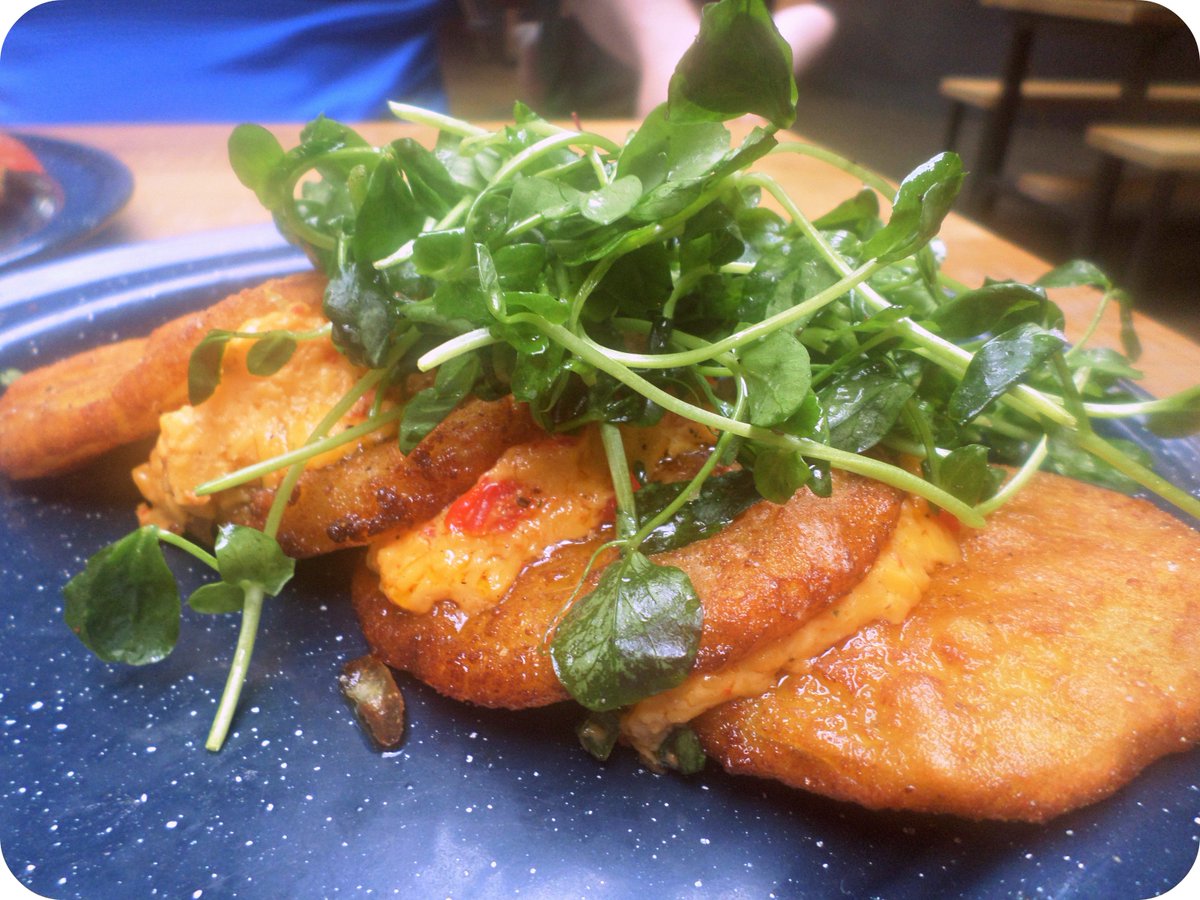 PearlsPolkaDots's tweet photo. #DateNight Fried Green Tomatoes with Pimento Cheese and Pea Tendrils @Whiskey_Kitchen #DowntownRaleigh #NashSquare https://t.co/XWtsKFrgW9