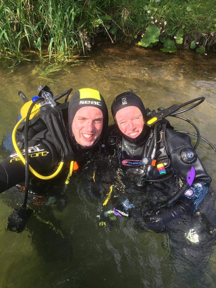 CLBoating's tweet photo. #TeamCLBoating completing the PADI Open Water dive course with Aquanorth this weekend at Ellerton. Greaat dive centre, highly recommended https://t.co/15NiWCOlaP