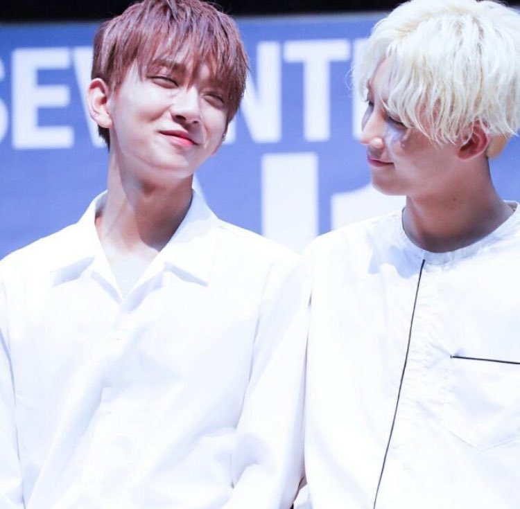 Jeonghanie, tatlı bir kedicik gibi gözüküyorsun. 🐱💗