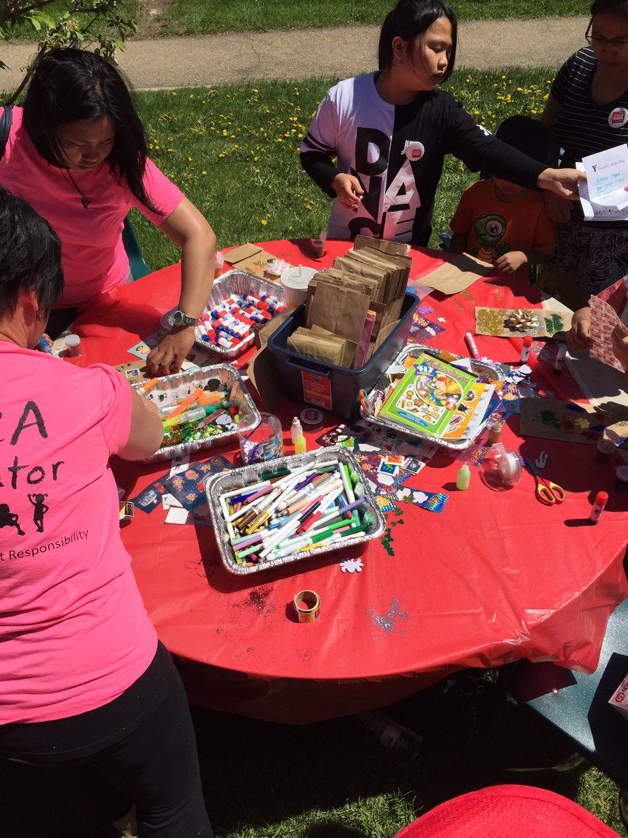 ChildCareYMCA's tweet photo. Check out the craft table @WestmountCL #YMCAHealthyKids #Yeg @shop124street https://t.co/9r8sDwkdj9