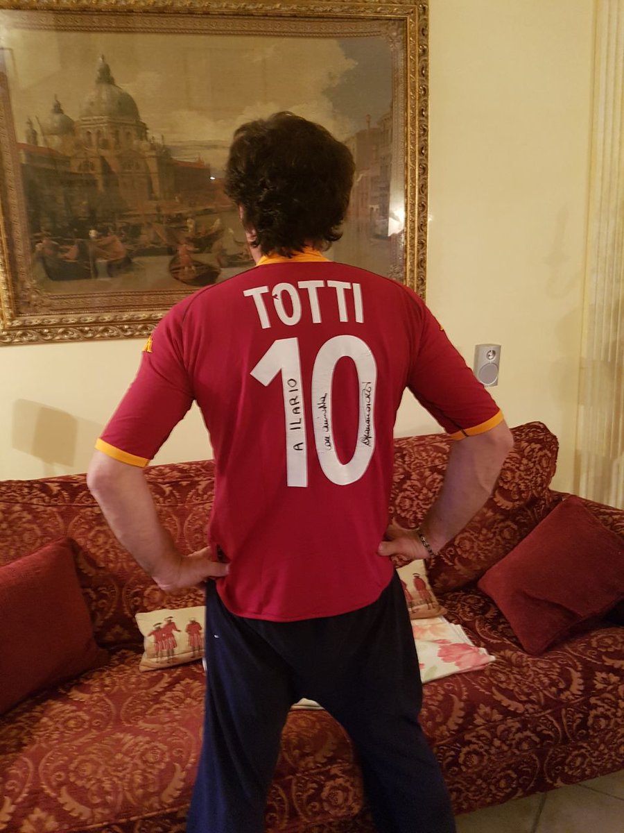 lorybasile's tweet photo. Grazie capitano https://t.co/ZvDc5awP46