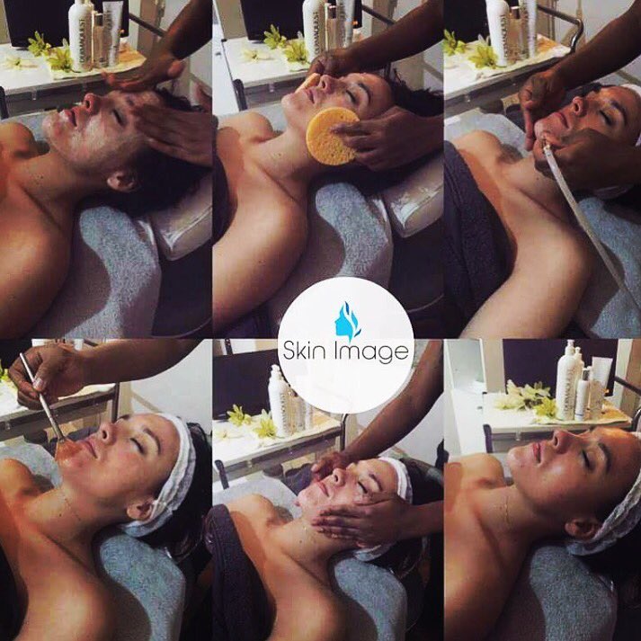 Skin_Image's tweet image. Lifecycle of a Skin image deep cleansing facial ✨ Using a @dermaquestuk Antioxidant mask &amp;amp; diamond microdermabrasion 
#manchester #skintips😊