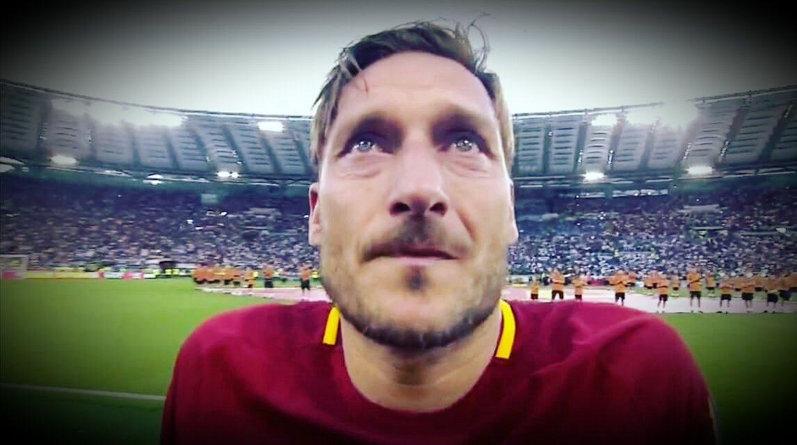 "Adesso ho paura. Questa volta ho bisogno di voi. Concedetemi un po' di paura". #Totti
Messaggio potente. Il coraggio di mostrarsi fragile.