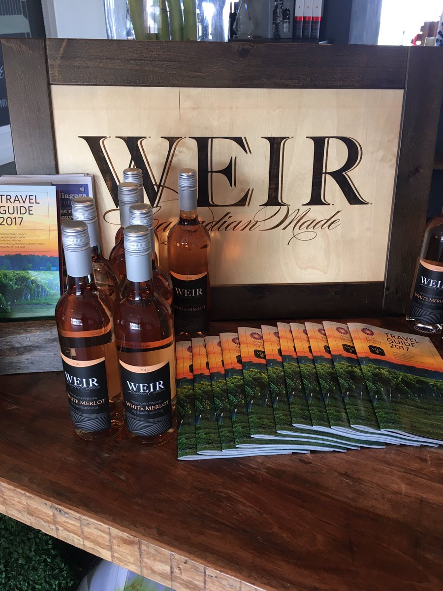 MoniqueCharette's tweet photo. @WeirWine @494KitchenCo great to have #BrunchontheBench back TY for the great Food Wine & View @murphmm35 & Friends #lifeinNiagara https://t.co/w8dXNd1tHd