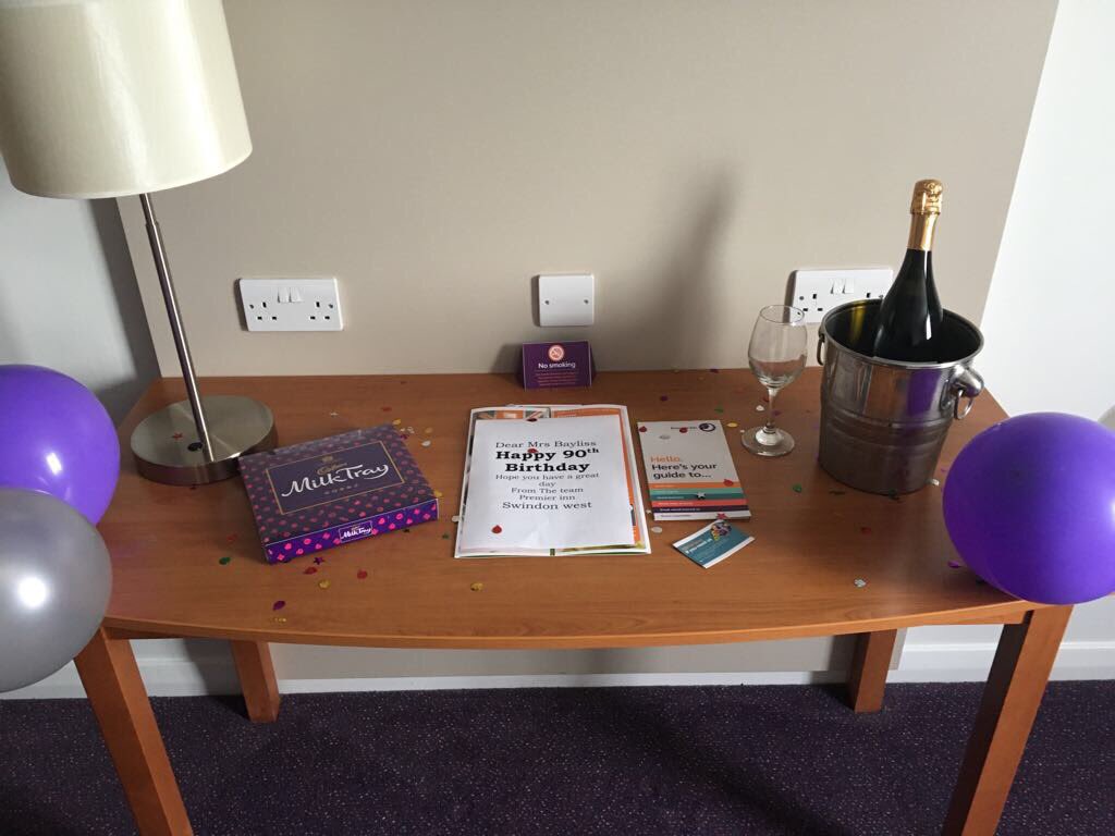 Happy 90th Birthday for an amazing guest!@PTISwindonWest <a href="/katesharpe69/">Kate Sharpe</a> <a href="/SDEBDD/">simon ewins</a> <a href="/placemadebyyou/">A Place Made By You</a> <a href="/PIWOW/">PIWOW</a> @