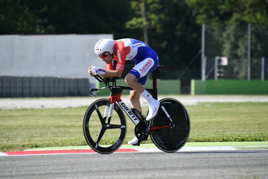 lafm's tweet photo. LO ÚLTIMO - Dumoulin es líder del Giro de Italia https://t.co/tWd3AF0rX9 #ForzaNairo https://t.co/LSJjc6x7SV