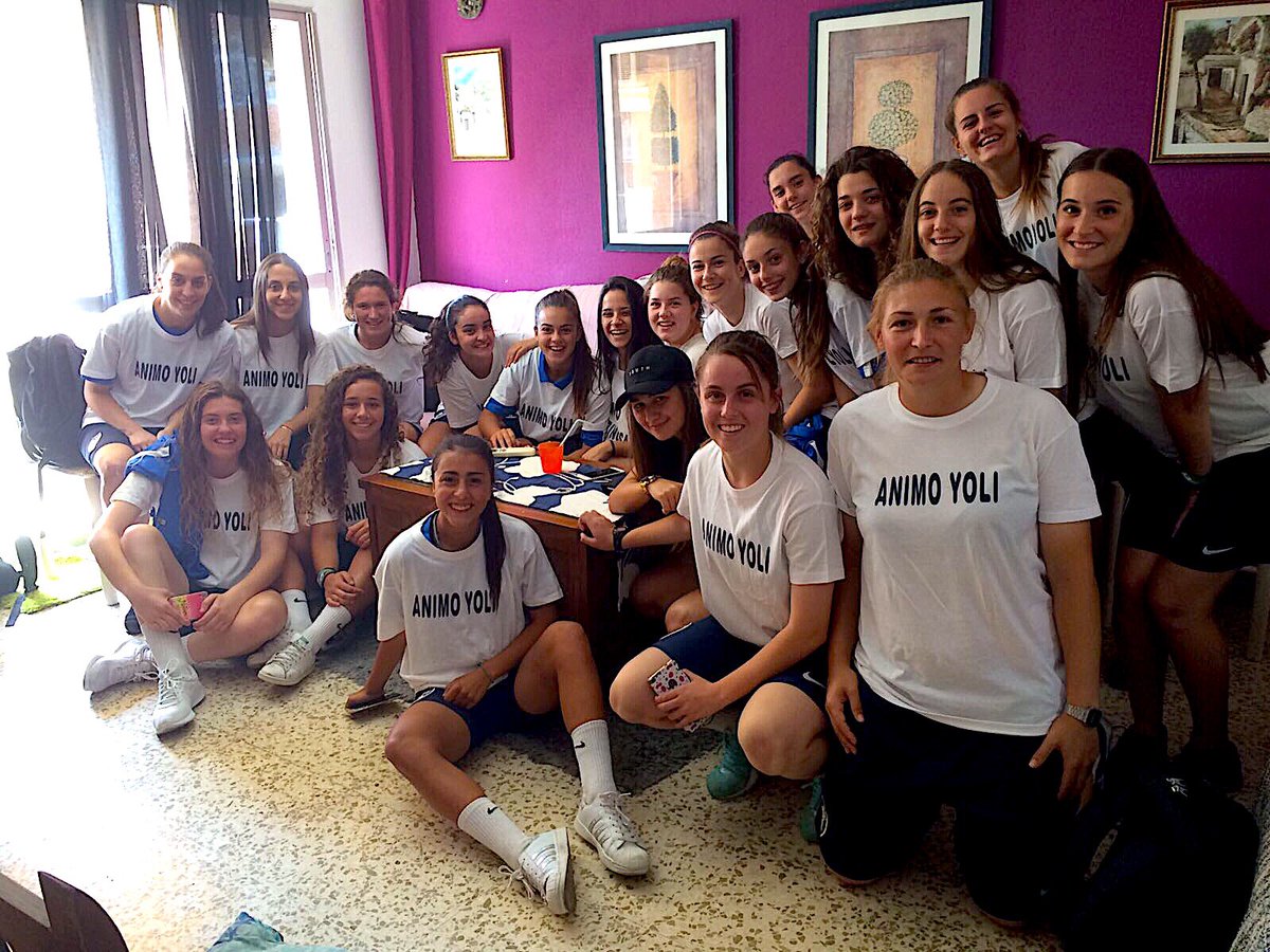 MalagaCFemenino's tweet photo. MCFFoto| El filial visitó a la capitana @Yolipeche durante su recuperación 💪🏻⚽️ horas antes de la final de la #CopaFederación🏆 #ÁnimoYoli https://t.co/Ovdn5Y6rsM