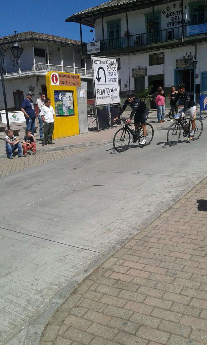 Actualidad_O's tweet photo. A esta hora hacen su paso por el municipio de Sonsón los ciclistas que participan de la Ruta Colombia Gran Fondo @sonsonprogresa #Inforiente https://t.co/Sk9FgMC45f