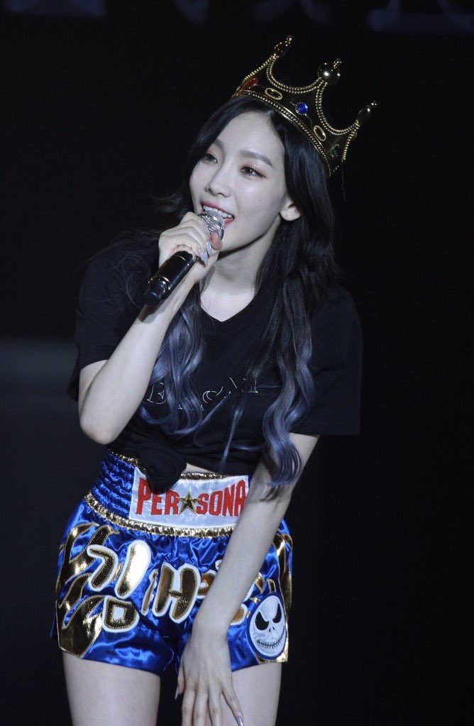 [PIC][27-05-2017]TaeYeon khởi hành đi Thái Lan để tham gia Concert - "PERSONA in BANGKOK" vào chiều nay - Page 5 DA7I_pnVwAA7PMN