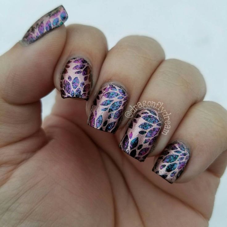 Look at this lovely manis by Susan Davis from Instagram! Splendid work!
messymansion.com.au/products/...