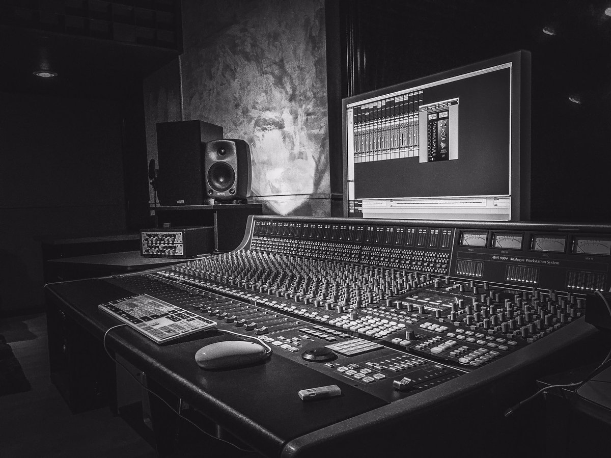 Twiinsstudio's tweet photo. @Twiinsstudio #genelec #avid #protools #waves #studio #recording #twiinsstudio #rupertneve https://t.co/WdmYNRUckX