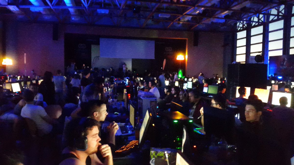 LonyaGaming's tweet image. Another great lan ends and I already miss it. #eevent @EEventLAN