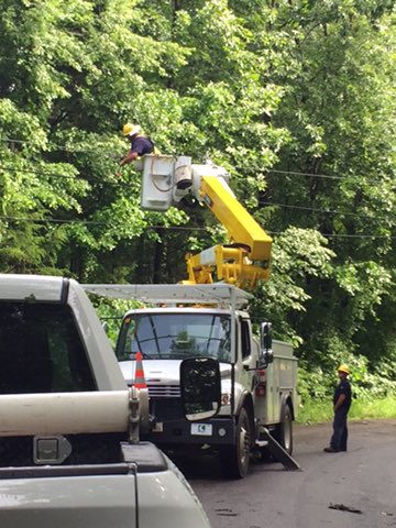 MLECpower's tweet photo. It's a bird's eye view of damage &amp; repairs. Working quickly, safely as possible for our members after last night's storms. #MLECCommitted https://t.co/nWb2lu0o7E
