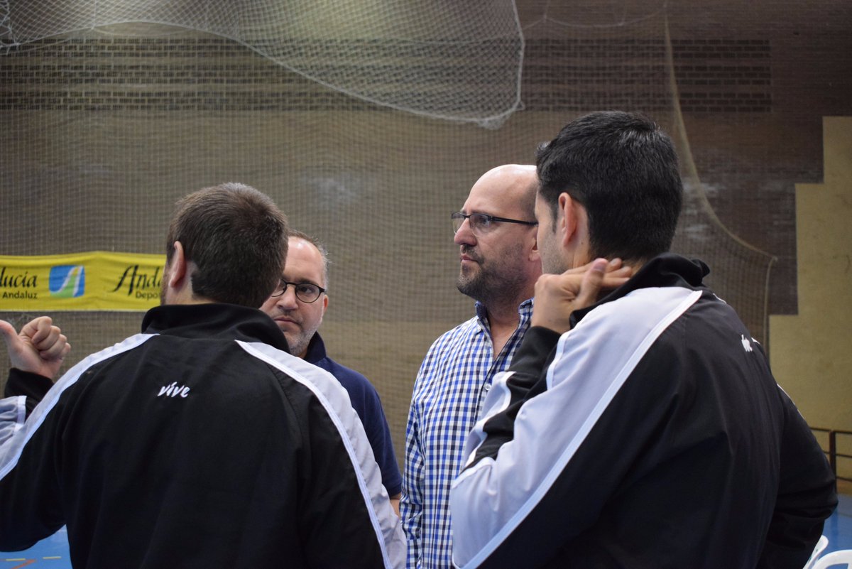 #FF2SENMAS17 Solo 15 minutos del comienzo de la gran final de 2ª Senior Masculina @CDCareba <a href="/CBLaUnion/">C.B.Q La Unión</a> Ambos luchan por la plaza de ascenso