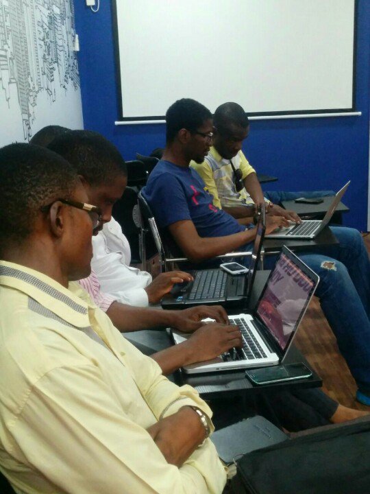 weCodeNG's tweet photo. 45mins left. #WeCodeHackathon is on the clock. #Hackathon #Abuja #WeCodeHackathon @dftaiwo @tomidee @_hyei https://t.co/xqbMOga7Rt