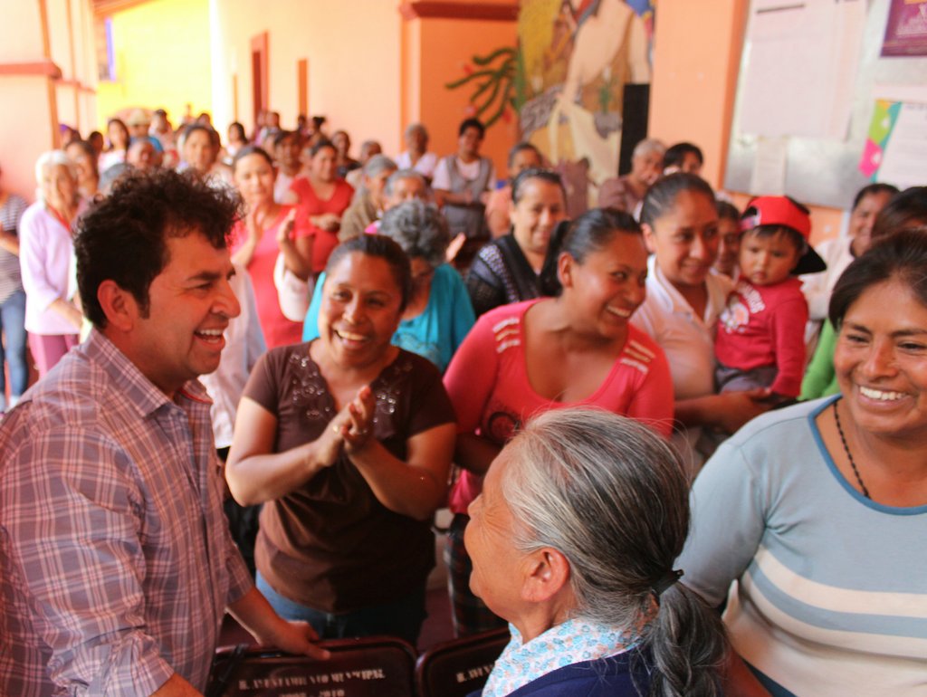 CarrizalVera's tweet photo. Feliz domingo en compañia de amigos y paisanos de San Juan Bautista #Suchitepec @Congreso63Oax https://t.co/lWyCcafMwg