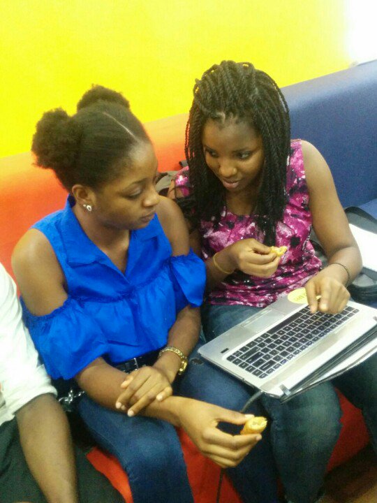 weCodeNG's tweet photo. Beware of these geniuses. This team is racing to win the #WeCodeHackathon trophy. #P2POffice @cc_hub @aiivonhub_abuja @takinbo https://t.co/XOSm5PoKya