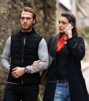 DemoEbruli's tweet photo. En sevdiğim 2 dizi aynı hafta bi aksilik çıkmazsa final oluyor 😔
#içerde 19 Haziran
#EyMer 💖
#SarMer
#karasevda 21 Haziran
#ZeyMir 💟
#EmKem https://t.co/G9wTeV4rwk