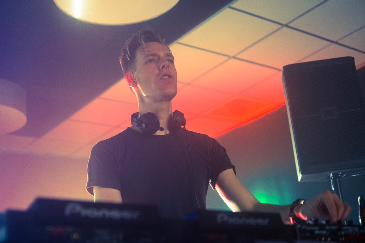 'Het feest is te gek, maar zooo warm hier'. Fotocredits: @witchblade1987.