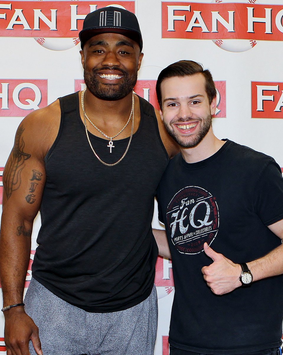 FanHQ's tweet photo. Posed photos from yesterday's event with @EversonGriffen are now available at https://t.co/gEhJpCW6vS #FlashAddicts https://t.co/BQfs2N18Tj